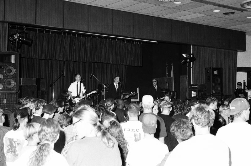 File:VampireLezbos1995-10-20 (21).jpg