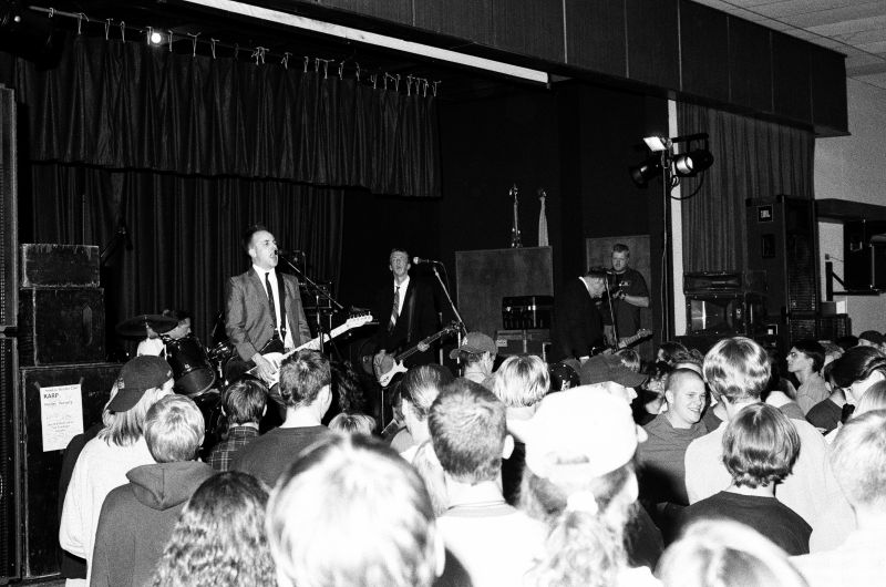 File:VampireLezbos1995-10-20 (12).jpg